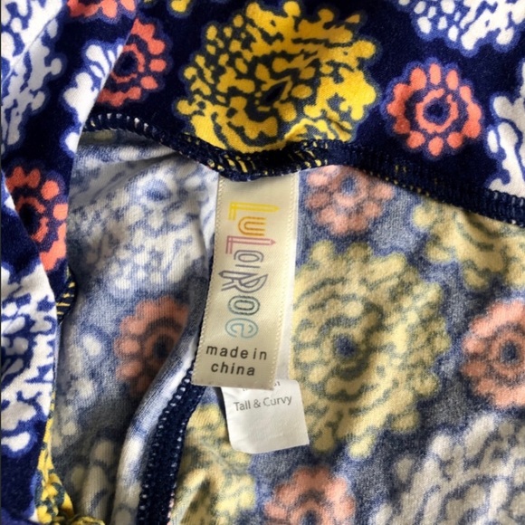 2 Pairs LulaRoe Tall and Curvy Leggings ✂️ - Picture 7 of 10